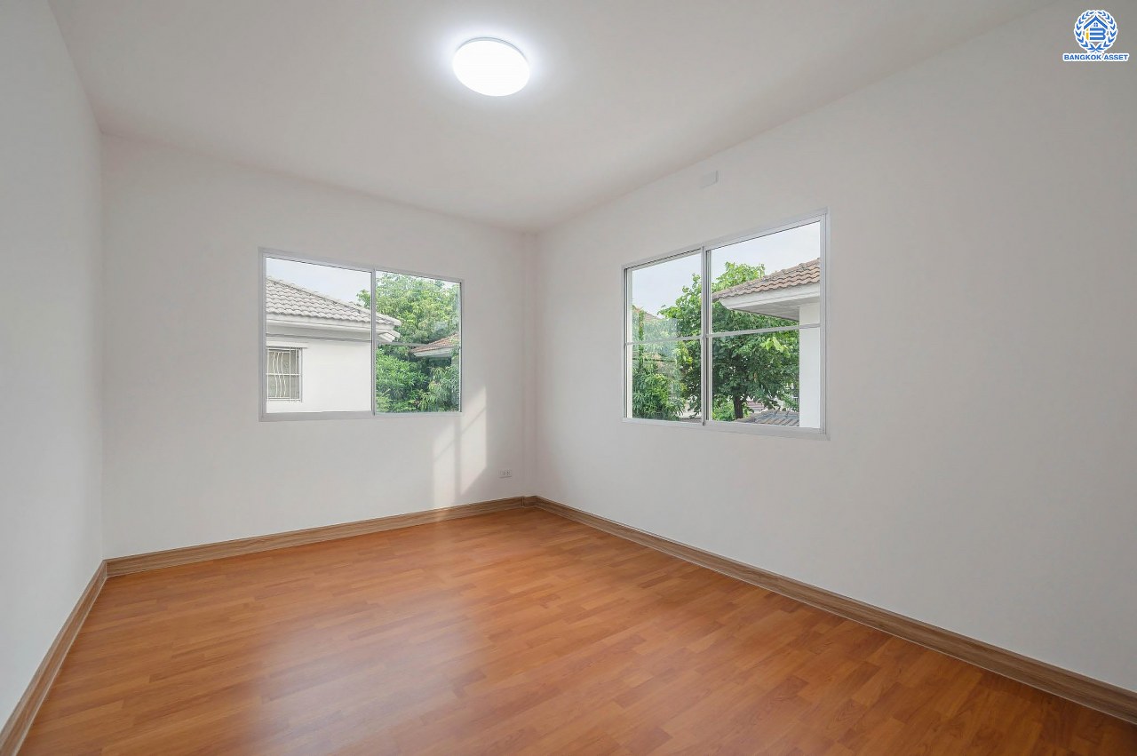 บ้านมือสองตกแต่งใหม่ คุณภาพแบรนด์ LH โครงการ ชัยพฤกษ์ ราชพฤกษ์-แจ้งวัฒนะ เนื้อที่ 66 ตร.ว. ฟังก์ชัน 3 ห้องนอน 3 ห้องน้ำ 2 ที่จอดรถ ภายในตกแต่งหรูหรา บนทำเลติดถนนราชพฤกษ์ เชื่อมสู่แจ้งวัฒนะได้อย่างรวดเร็ว ใกล้รถไฟฟ้าสายสีชมพู "ปากเกร็ด" จุดขึ้นทางด่วน "แจ้งวัฒนะ" โรบินสัน ไลฟ์สไตล์ ราชพฤกษ์ และ โลตัส นอร์ธราชพฤกษ์